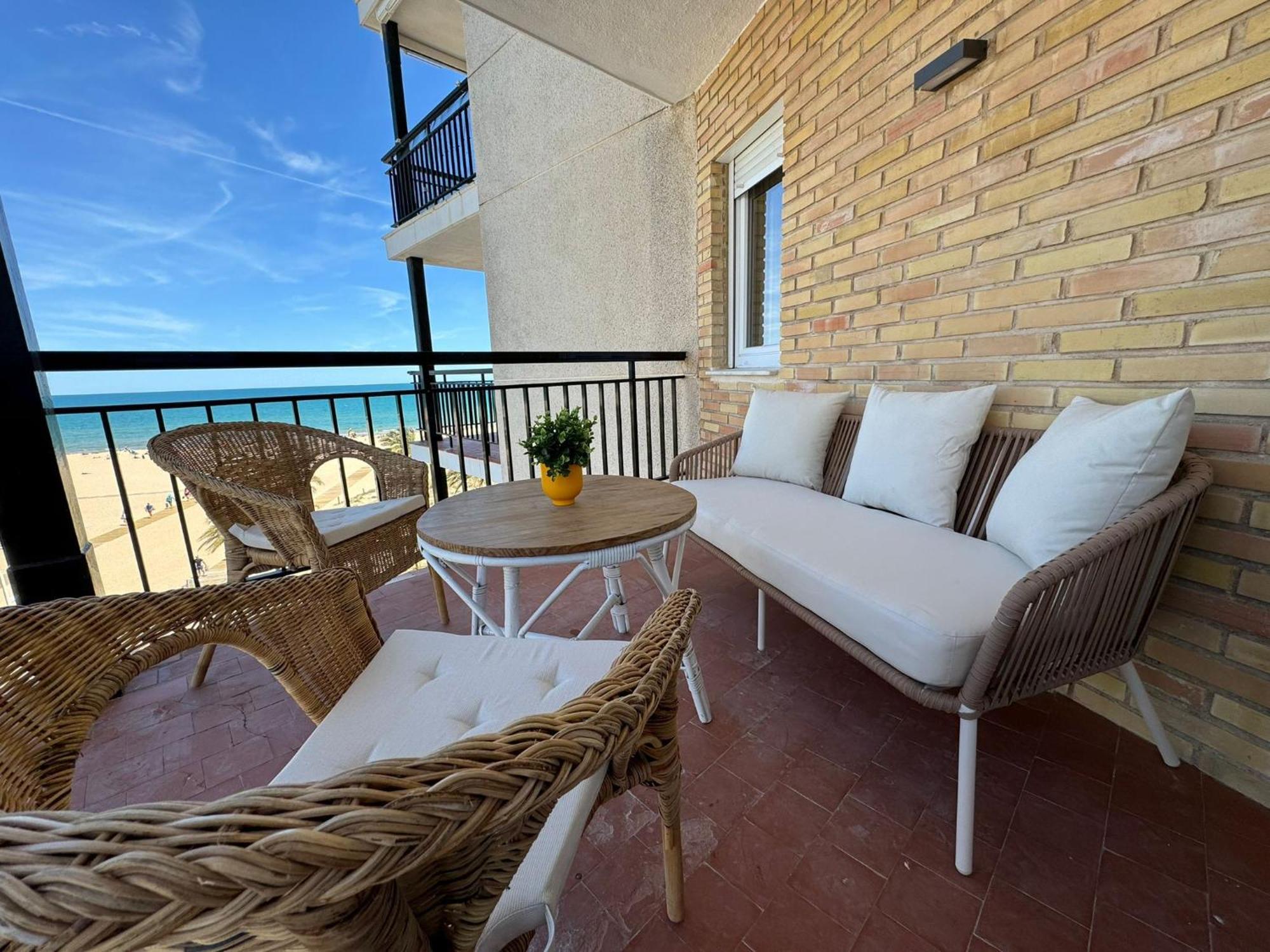 Ag Presidente Apartment Playa de Gandia Bagian luar foto